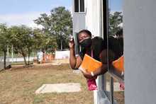 Nos trajeron a un para&iacute;so sostienen primeros beneficiarios del Plan Jarill&oacute;n al recibir sus apartamentos en Alamadina 