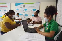 Bienestar Social y la Emru, se unen para brindar atenci&oacute;n integral y humanizada a los adultos mayores del &aacute;rea de renovaci&oacute;n urbana. 