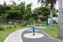 Habitantes de la comuna 17 disfrutan 2525 metros cuadrados de nueva zona verde