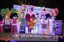 El alumbrado navide&ntilde;o ya rueda por las calles de la Sultana del Valle