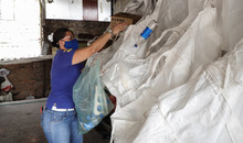 El trueque: material para el reciclaje a cambio de alimento