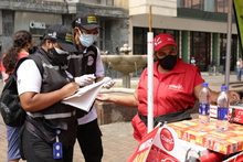 Ventas estacionarias y ambulantes del centro fueron sensibilizadas en prevenci&oacute;n del Covid