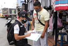 Ventas estacionarias y ambulantes del centro fueron sensibilizadas en prevenci&oacute;n del Covid