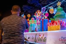 A bordo de bici, la Secretar&iacute;a del Deporte alumbr&oacute; la navidad de los cale&ntilde;os