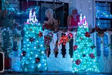 A bordo de bici, la Secretar&iacute;a del Deporte alumbr&oacute; la navidad de los cale&ntilde;os