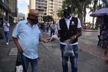 Se entregaron tapabocas en sectores comerciales y de alto flujo de personas