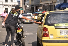 Se entregaron tapabocas en sectores comerciales y de alto flujo de personas