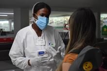 A viajeros nacionales e internacionales se les toman pruebas de Covid - 19