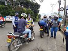 Secretar&iacute;a de movilidad sensibiliza a motociclistas sobre el adecuado uso del casco