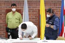 Comerciantes nocturnos firmaron pacto por la vida con la Alcald&iacute;a de Cali