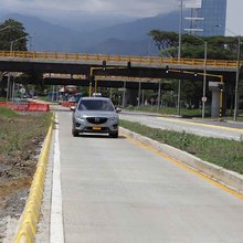 Cale&ntilde;os opinan sobre el paso de la carrera 99 que conecta el Valle del Lili con la calle 5