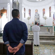 Pedagog&iacute;a de autocuidado en iglesia por el Alcalde Ospina