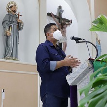 Pedagog&iacute;a de autocuidado en iglesia por el Alcalde Ospina