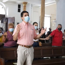 Pedagog&iacute;a de autocuidado en iglesia por el Alcalde Ospina