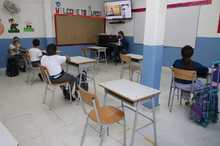 Los estudiantes de primaria vivieron un reencuentro bioseguro en su primer d&iacute;a de clases