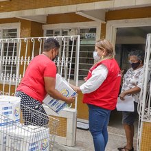 Avanza entrega de asistencia humanitaria para adultos mayores
