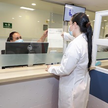 Alcalde de Cali acompa&ntilde;&oacute; vacunaci&oacute;n contra la covid-19 en Imbanaco