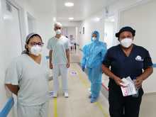 ESE Oriente vacuna contra la covid-19 al personal de la Cl&iacute;nica Unida por la Vida