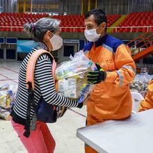 La Administraci&oacute;n del &lsquo;Puro Coraz&oacute;n&rsquo; entrega mercados a 700 artistas