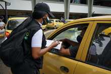 Carrera por la vida: gremio de taxistas a favor de vacunaci&oacute;n contra la covid-19