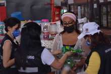 M&aacute;s de 300 mujeres fueron exaltadas por su labor en la Galer&iacute;a Alameda y comuna 7 de Cali