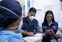 Casa a casa, alcalde Ospina busca adultos mayores de 80 a&ntilde;os para ser vacunados por la vida