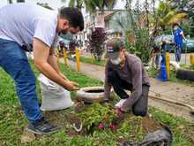 Secretar&iacute;a de Paz y Cultura Ciudadana se vincul&oacute; a la minga de aseo y embellecimiento adelantada en la comuna 5