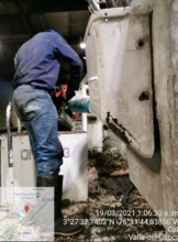 Unos cien kilos de basura fueron extra&iacute;dos de las rejillas del Bulevar del r&iacute;o