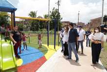 Familias de Llano Verde y Barrio Taller celebran la entrega de parques recreodeportivos