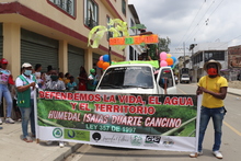 El humedal Isa&iacute;as Duarte Cancino se visti&oacute; de fiesta con su carnaval por el agua.