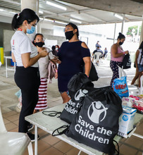 &lsquo;Save the Children&rsquo; entrega ayudas a los afectados por ola invernal en Cali