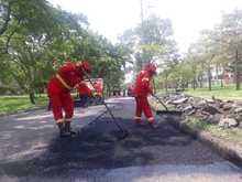 Grupo operativo atendi&oacute; emergencias por temporada de lluvias y realiz&oacute; aplicaci&oacute;n de asfalto