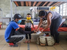 Puesto de Mando Unificado y atenci&oacute;n las 24 horas para 78 familias en albergue de Silo&eacute;