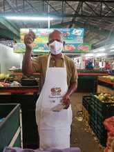 Preparaci&oacute;n en plazas de mercado para recibir compradores en Semana Santa