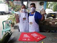 Preparaci&oacute;n en plazas de mercado para recibir compradores en Semana Santa