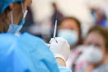 Vacunar a la mayor  cantidad de adultos mayores durante los d&iacute;as santos: objetivo de la Alcald&iacute;a de Cali 