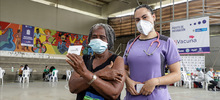 Familias cale&ntilde;as le cumplen a la vacunaci&oacute;n por la vida en los Megacentros