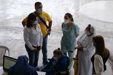 &ldquo;Ya me vacun&eacute;, por mis hijos, mis nietos, bisnietos y todos mis vecinos&rdquo;: Margot Ram&iacute;rez 