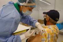 &ldquo;Ya me vacun&eacute;, por mis hijos, mis nietos, bisnietos y todos mis vecinos&rdquo;: Margot Ram&iacute;rez 