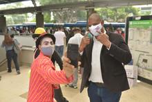 No te &ldquo;fresquies&rdquo; que el virus anda rodando, es la apuesta de cultura ciudadana que se tom&oacute; la estaci&oacute;n Unidad Deportiva