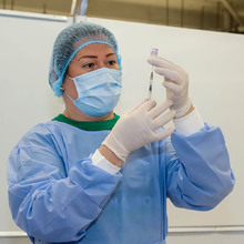 Riesgos post vacunaci&oacute;n covid-19 son m&iacute;nimos versus los problemas letales si la dosis no se aplica