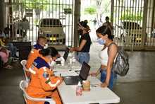 Sectores econ&oacute;micos afectados por la pandemia reciben asistencia alimentaria