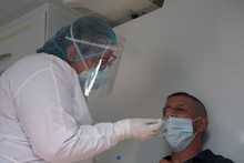 Tenderos fueron atendidos con toma de pruebas covid-19 en Los Alc&aacute;zares