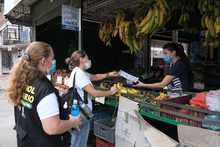 Tenderos fueron atendidos con toma de pruebas covid-19 en Los Alc&aacute;zares