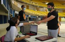 Artistas independientes reciben mercados y bonos de complemento alimentario