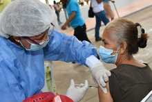 Avanza vacunaci&oacute;n contra la covid-19 en adultos mayores de 65 a&ntilde;os y personal de la salud