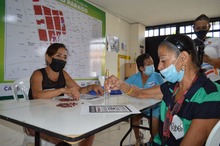 A trav&eacute;s del bingo, adultos mayores del &aacute;rea de renovaci&oacute;n urbana disfrutan de espacios l&uacute;dicos y saludables.  