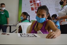 A trav&eacute;s del bingo, adultos mayores del &aacute;rea de renovaci&oacute;n urbana disfrutan de espacios l&uacute;dicos y saludables.  