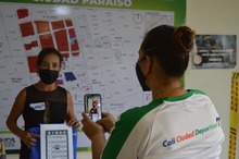 A trav&eacute;s del bingo, adultos mayores del &aacute;rea de renovaci&oacute;n urbana disfrutan de espacios l&uacute;dicos y saludables.  