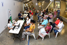 Docentes mayores de 65 a&ntilde;os ya est&aacute;n recibiendo primera dosis de vacunaci&oacute;n contra covid-19